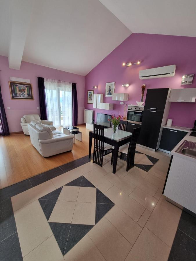 Kvarner Golden View Apartments มาทุลยี ภายนอก รูปภาพ
