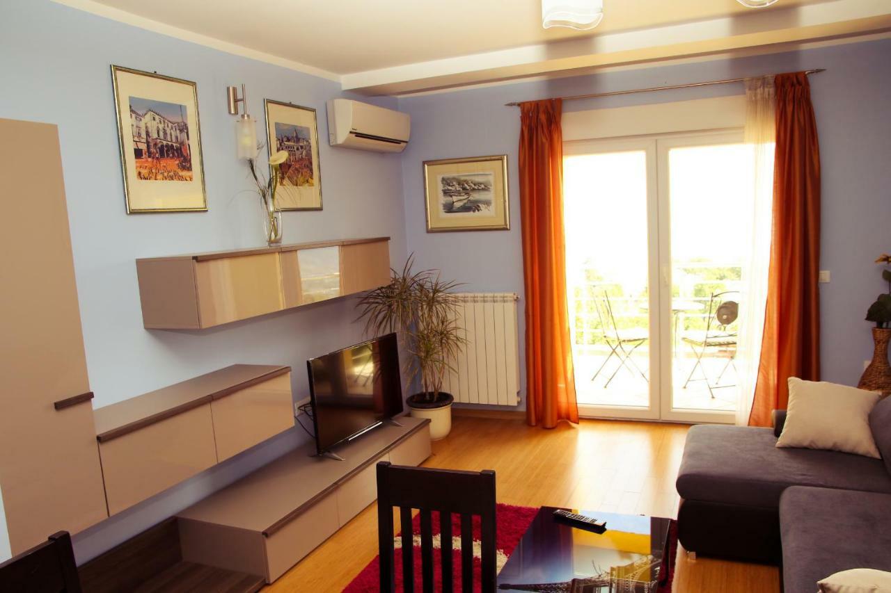 Kvarner Golden View Apartments มาทุลยี ภายนอก รูปภาพ