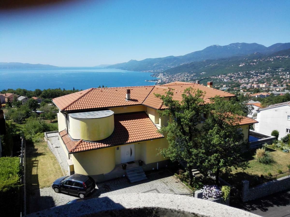 Kvarner Golden View Apartments มาทุลยี ภายนอก รูปภาพ
